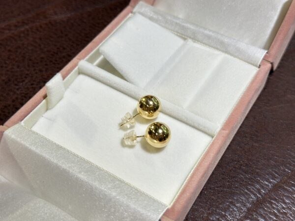 18K Yellow Gold 10mm Ball Stud Earring