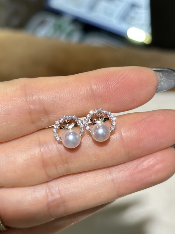 18K White Gold Pearl Diamond Stud Earring,Diamond-encrusted Pearl Earring