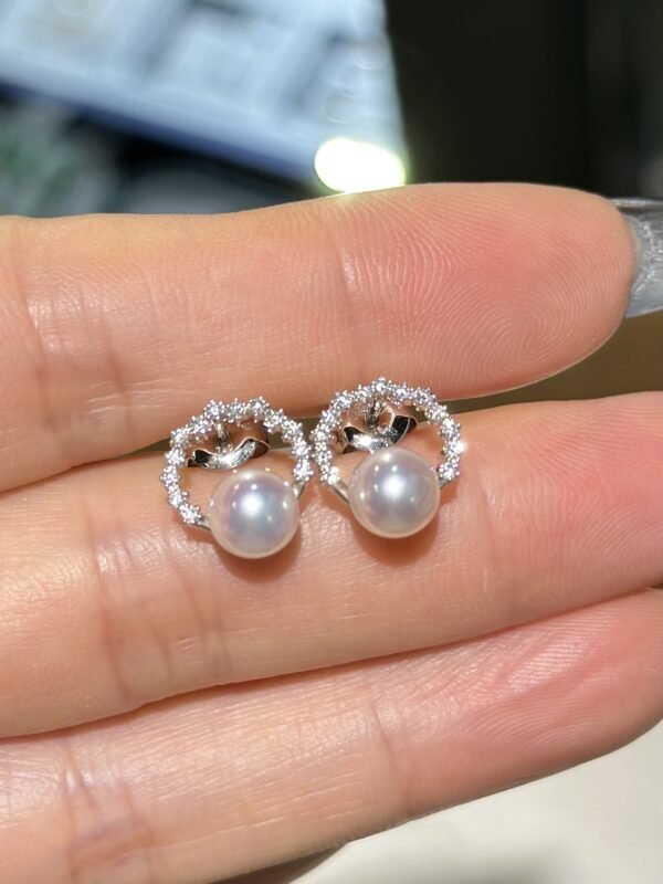 18K White Gold Pearl Diamond Stud Earring,Diamond-encrusted Pearl Earring